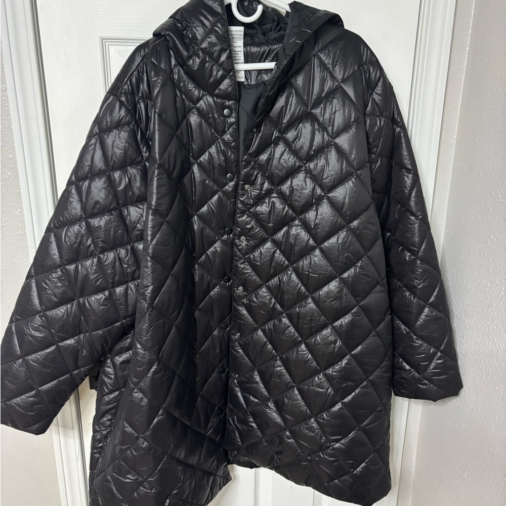 Active USA Black Puffer Jacket with Diamond Quilting